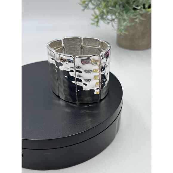 RLM Soho Signed Designer Hammered Silver Tone Stretch Bracelet - Picture 7 of 10